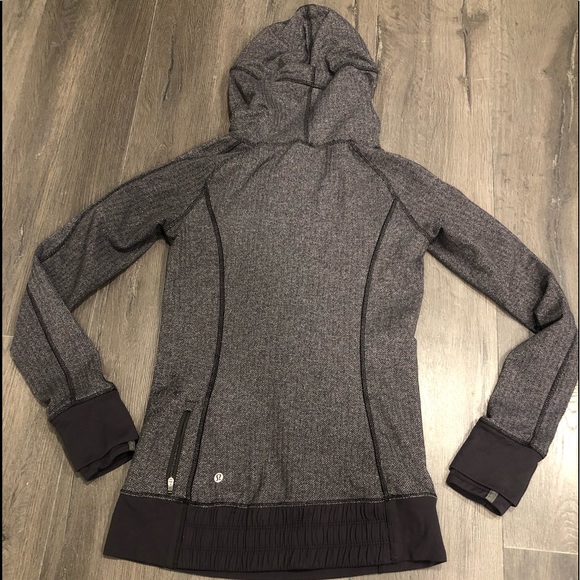 Lululemon Think Fast Hoodie
Heathered Herringbone Heathered Black Black / Black - Picture 5 of 10